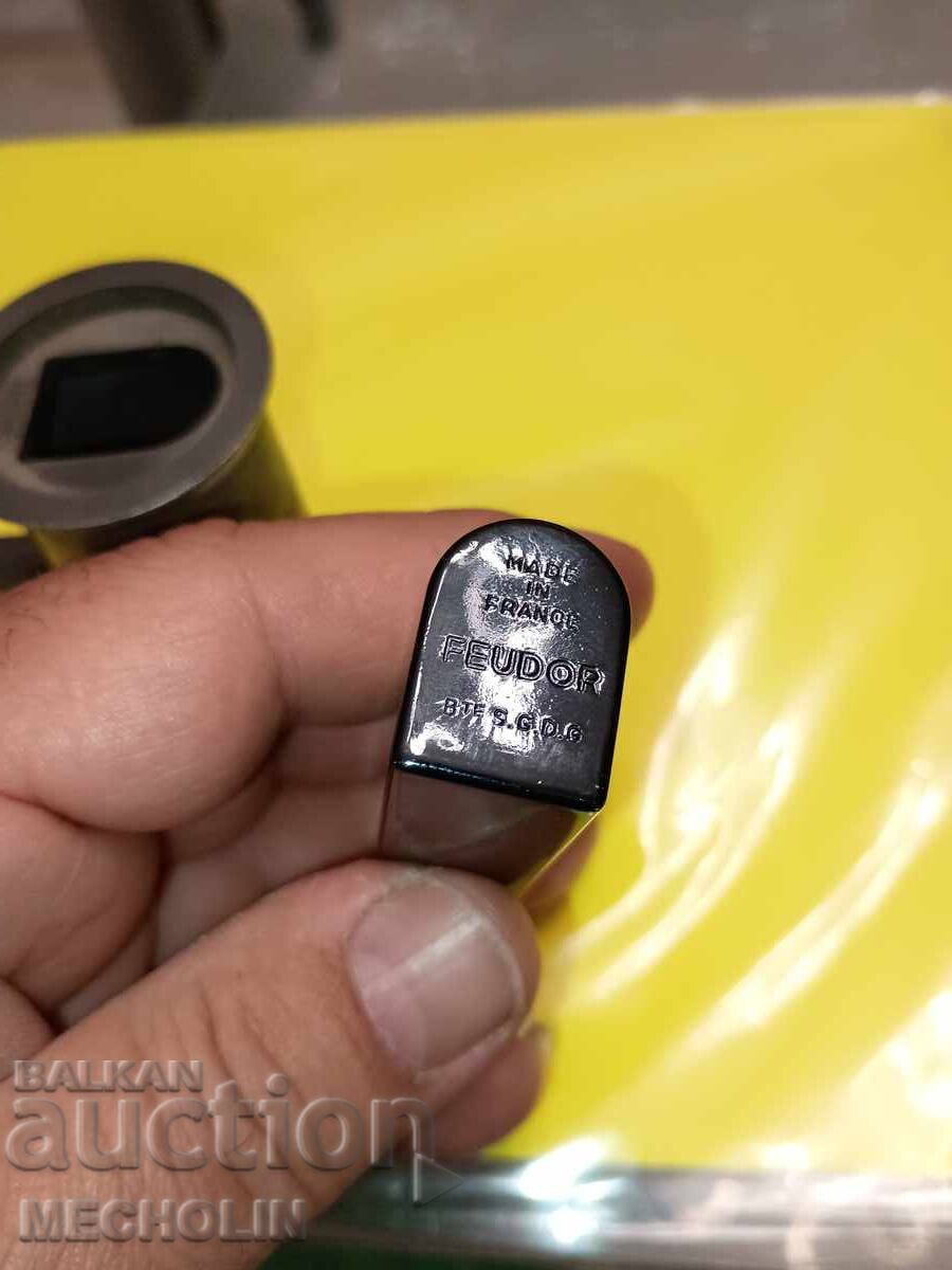 Livrarea Brichetă franceză de colecție Feudor din staniu