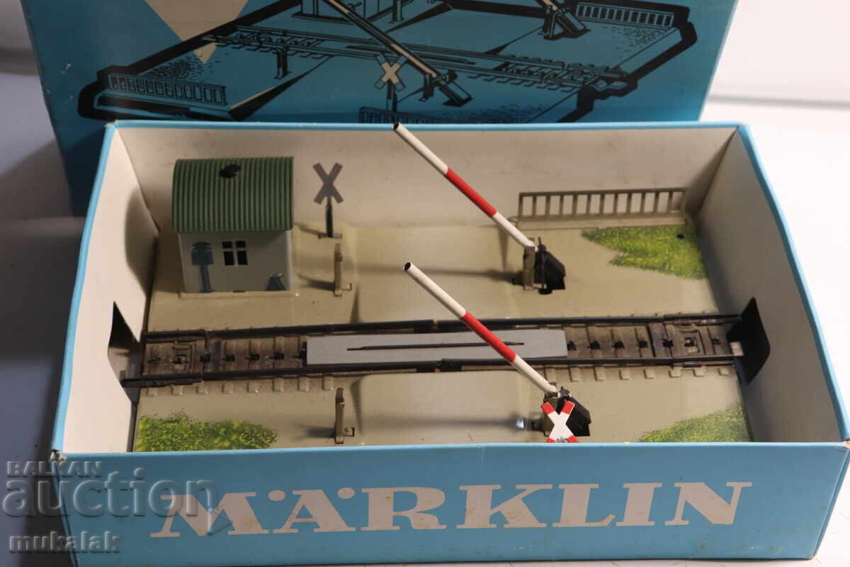 MARKLIN H0 1/87 LOCOMOTIVĂ VAGON TREN TRECERE DE NIVEL cu preț € 18.00 | 35.20 BGN MARKLIN H0 1/87 LOCOMOTIVĂ VAGON TREN TRECERE DE NIVEL cu preț € 18.00 | 35.20 BGN