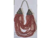 Колие с маниста корал