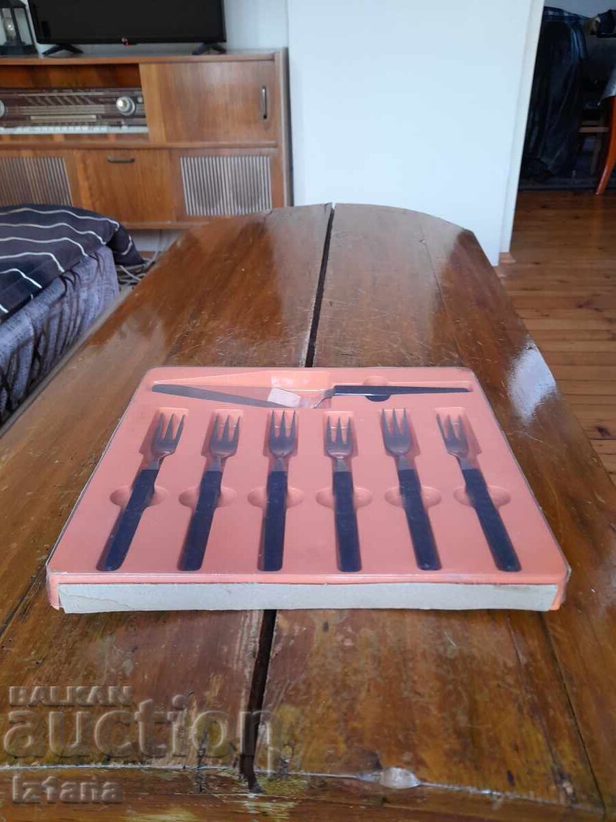 Стар комплект десертни вилици,прибори