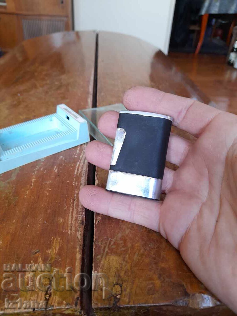 Livrarea Brichetă veche ZMI Livrarea Brichetă veche ZMI