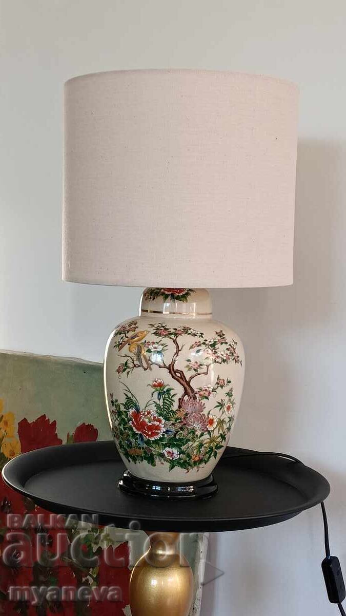 Lampă de birou vintage cu bază din porțelan în stil asiatic cu preț € 30.00 | 58.68 BGN
