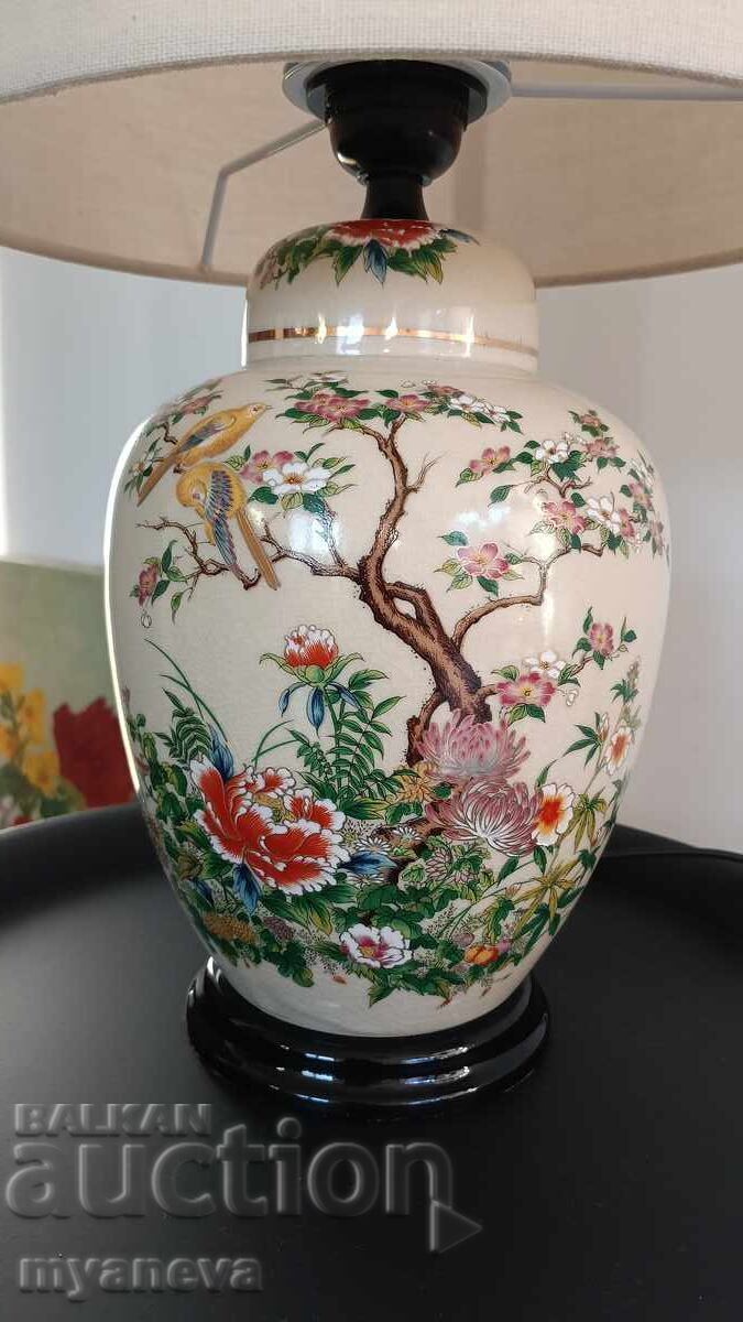 Licitație Lampă de birou vintage cu bază din porțelan în stil asiatic