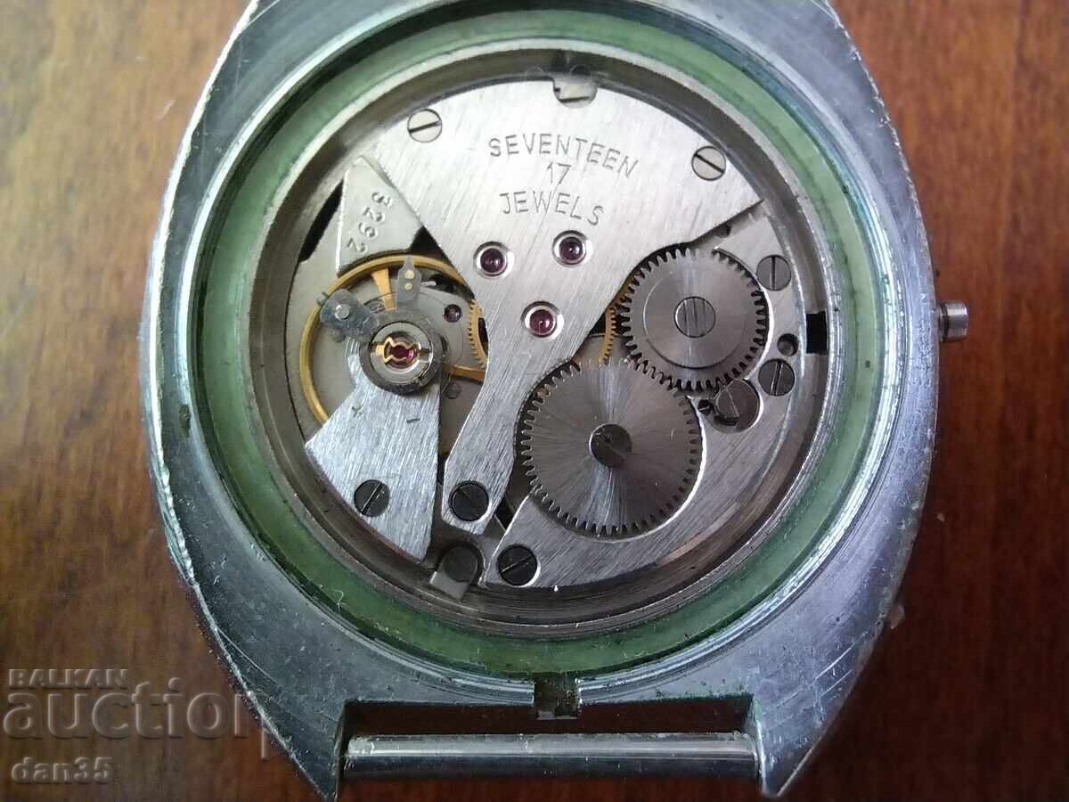 Auction  OLD SOVIET WATCH PALACE