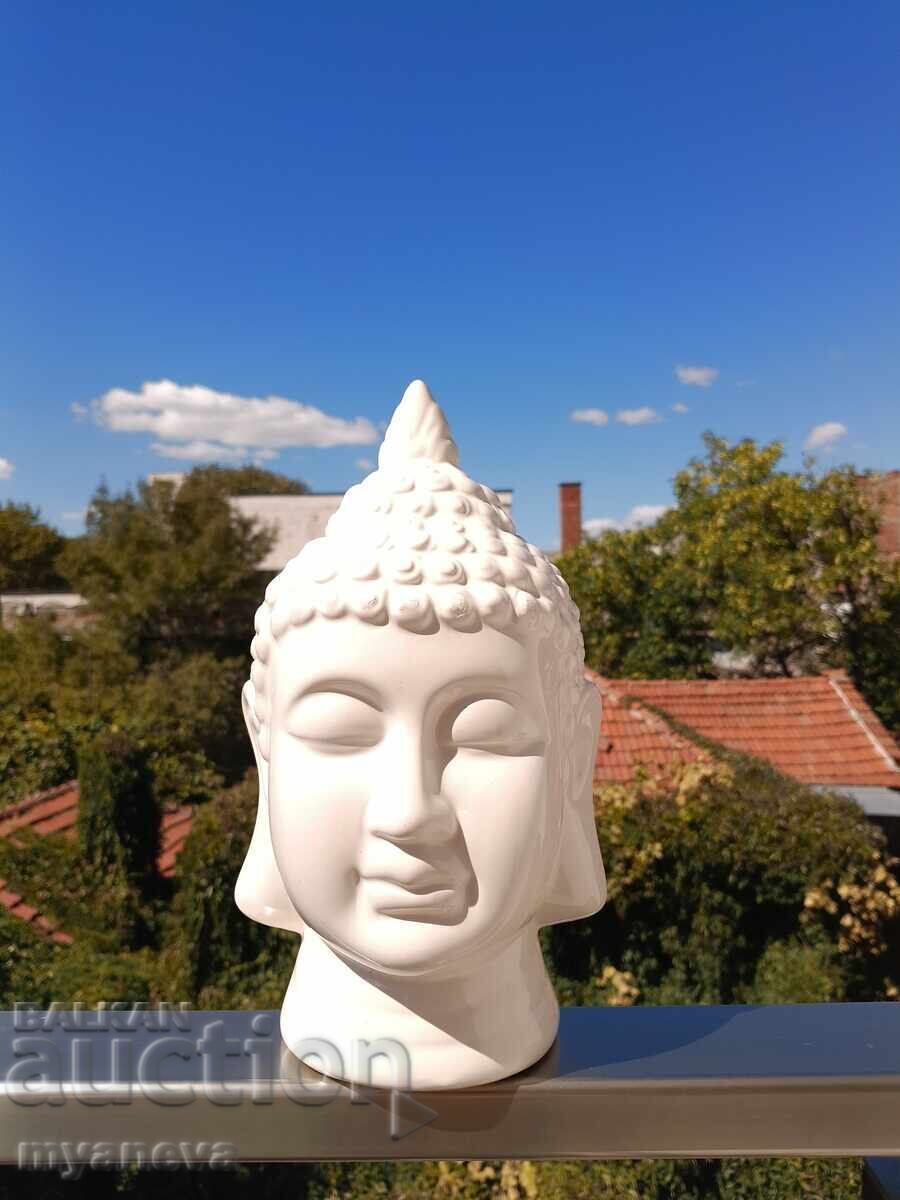 Cap de porțelan al lui Buddha în poziție de relaxare și meditație cu preț € 20.00 | 39.12 BGN