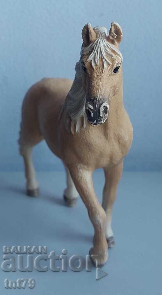 Figura, animale: cal - Schleich. cu preț € 3.50 | 6.85 BGN Figura, animale: cal - Schleich. cu preț € 3.50 | 6.85 BGN