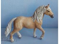 Фигура, животни: кон – Schleich.