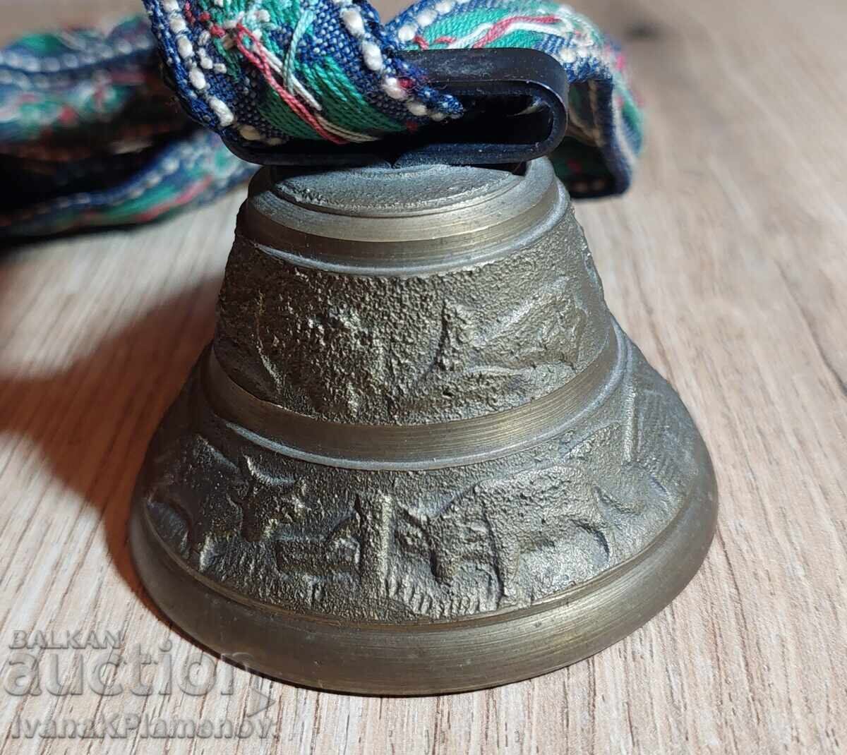 Campanula de bronz pentru colecționari - 5 Campanula de bronz pentru colecționari - 5