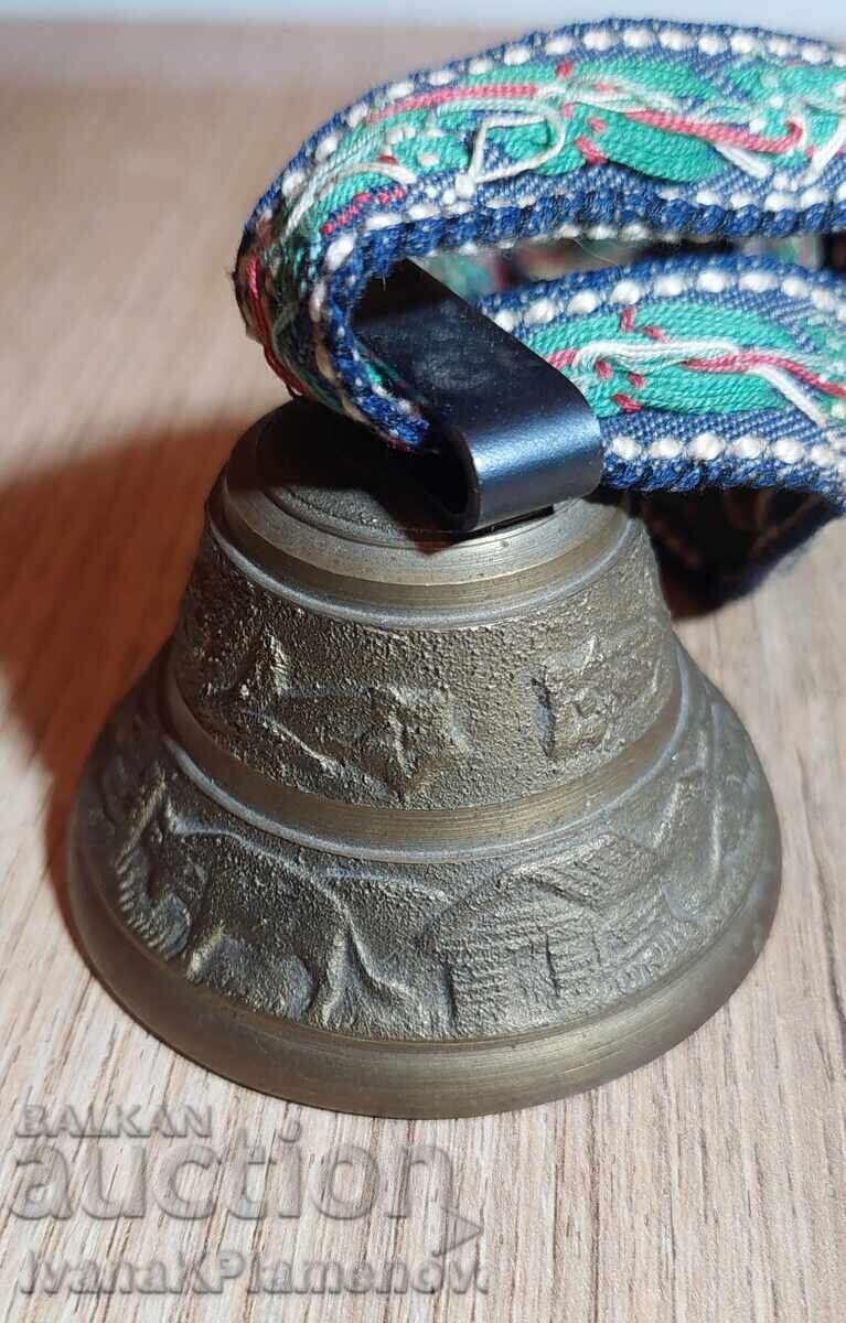 Campanula de bronz pentru colecționari Campanula de bronz pentru colecționari