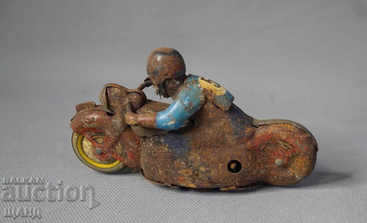 Аукцион Стара .Метална механична  играчка модел мотор