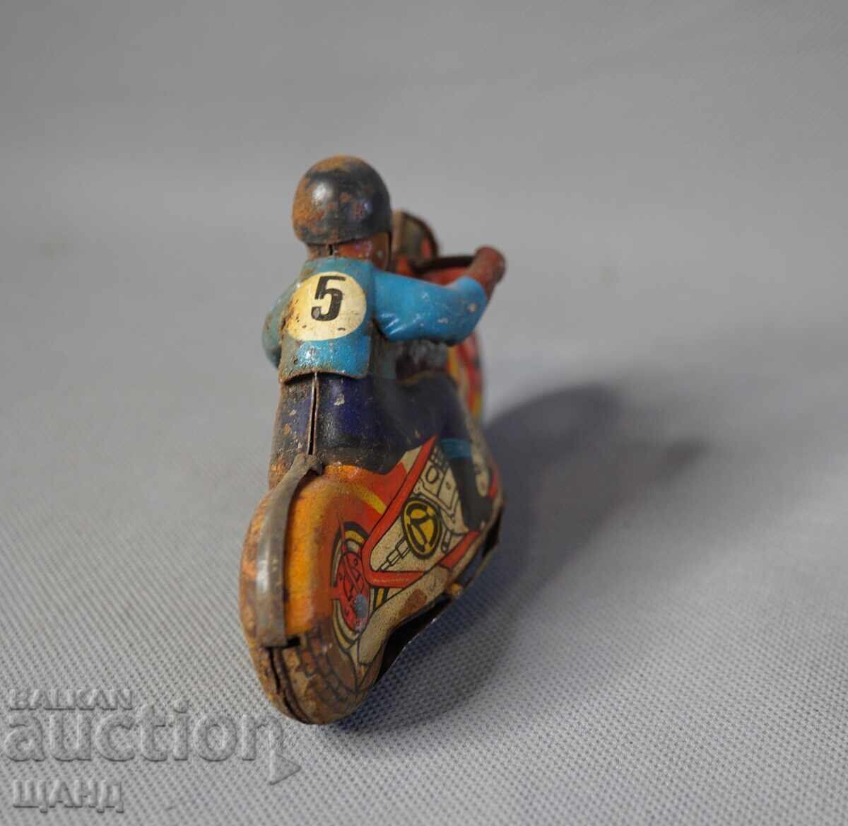 Доставка на Стара .Метална механична  играчка модел мотор