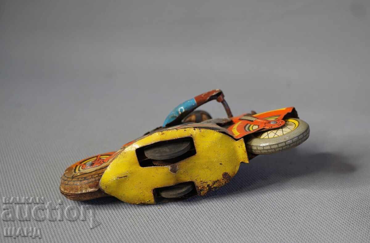 Стара .Метална механична  играчка модел мотор - 5