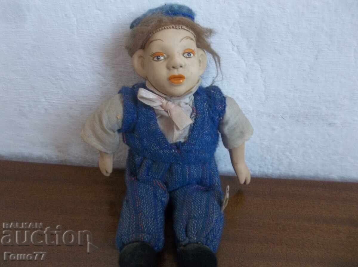 Păpuşă cu preț € 1.00 | 1.96 BGN