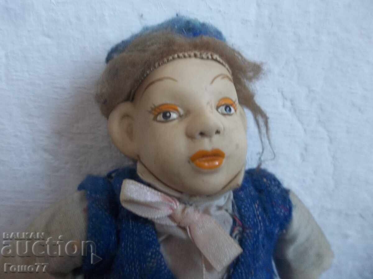 Licitație Păpuşă