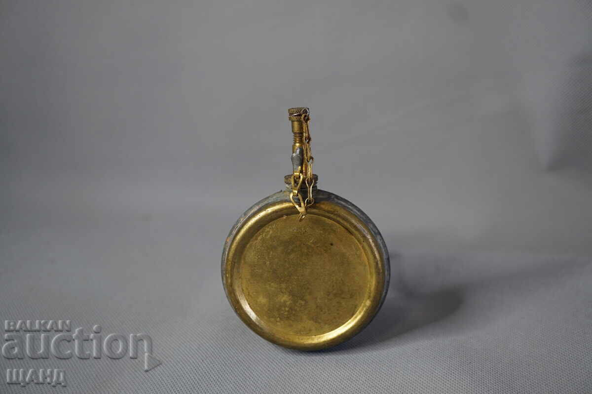 Vechi ulei militar din alamă din metal pentru mitralieră MG-40 cu preț € 10.25 | 20.05 BGN