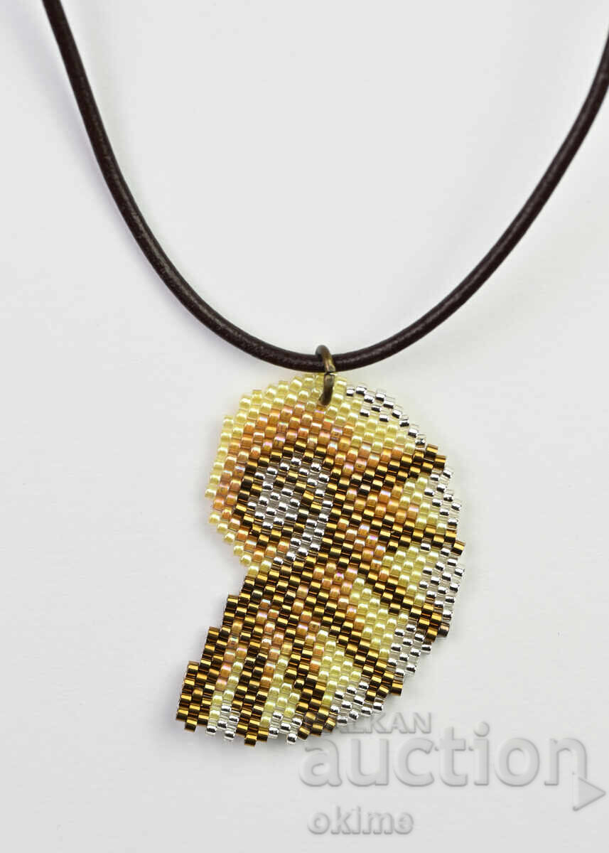 Licitație Colier cu pandantiv melc de mare Licitație Colier cu pandantiv melc de mare