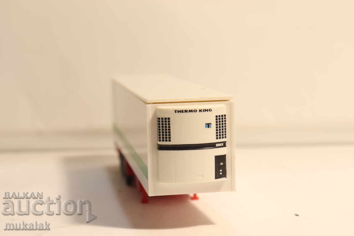 AWM ? 1:87 H0 THERMO KING CAMION REMORCĂ FRIGORIFICĂ MODEL cu preț € 4.00 | 7.82 BGN