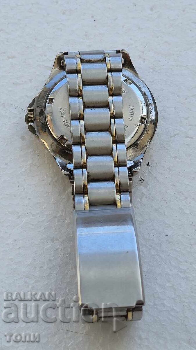 Delivery of CASIO QUARTZ JAPAN RARE, I DON'T KNOW IF IT WORKS, WITHOUT BATTERY!