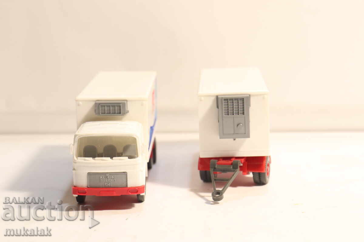 Delivery of WIKING 1:87 H0 MAN TRUCK TRAILER MODEL