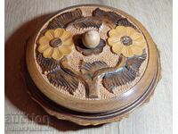 Кутия дърворезба за ценители отлична