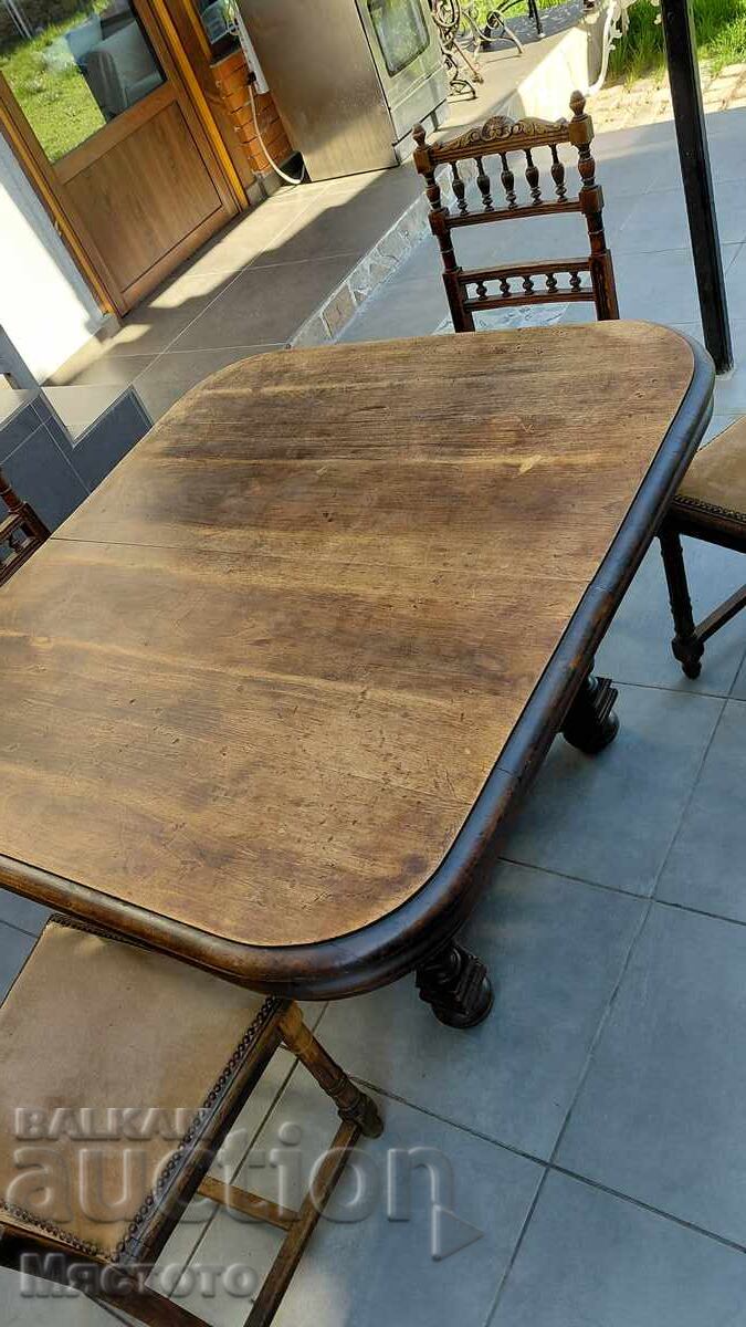 Аукцион Стара маса 4 стола.