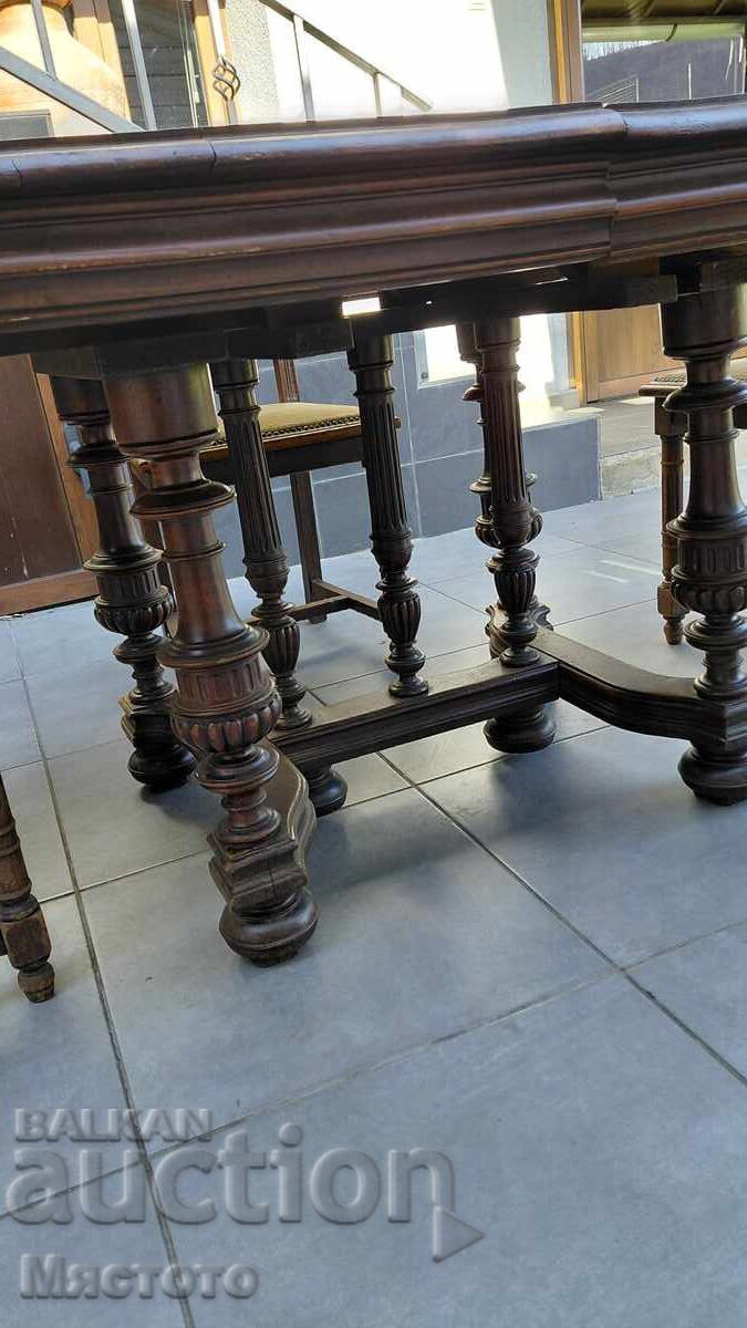 Доставка на Стара маса 4 стола.