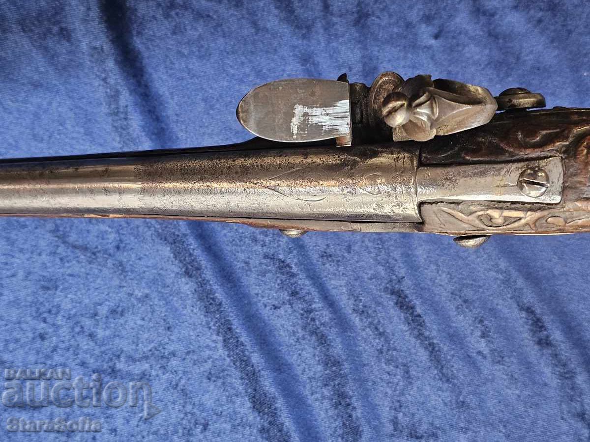 Delivery of Authentic Balkan flint pishtov