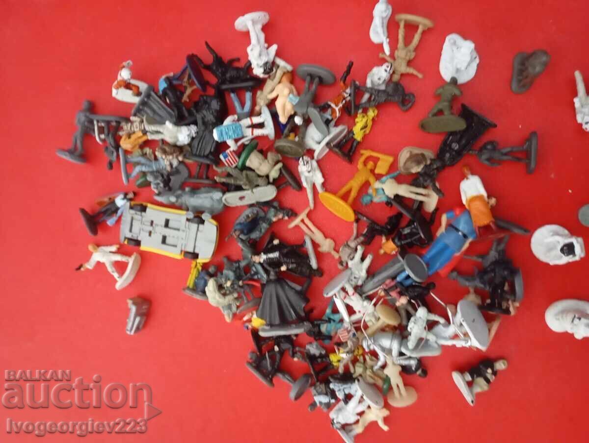 Licitație Set de figurine "Războiul Stelelor" Licitație Set de figurine "Războiul Stelelor"