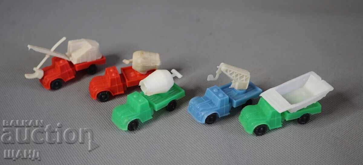 5 Vechi jucării din plastic socialiste camion camionete cu cutii cu preț € 5.40 | 10.56 BGN