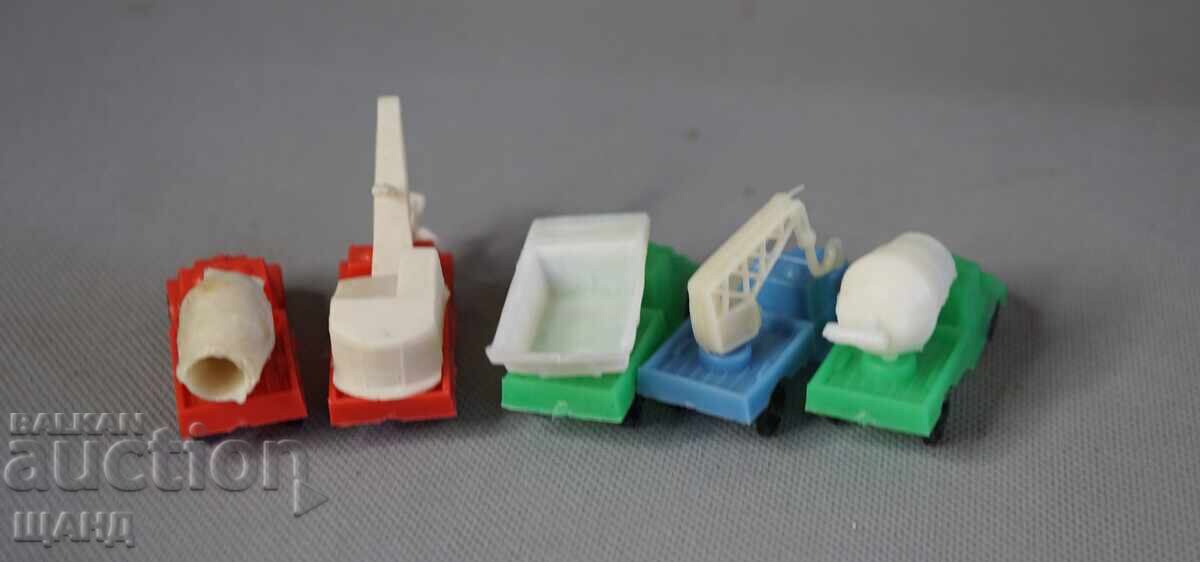 Livrarea 5 Vechi jucării din plastic socialiste camion camionete cu cutii