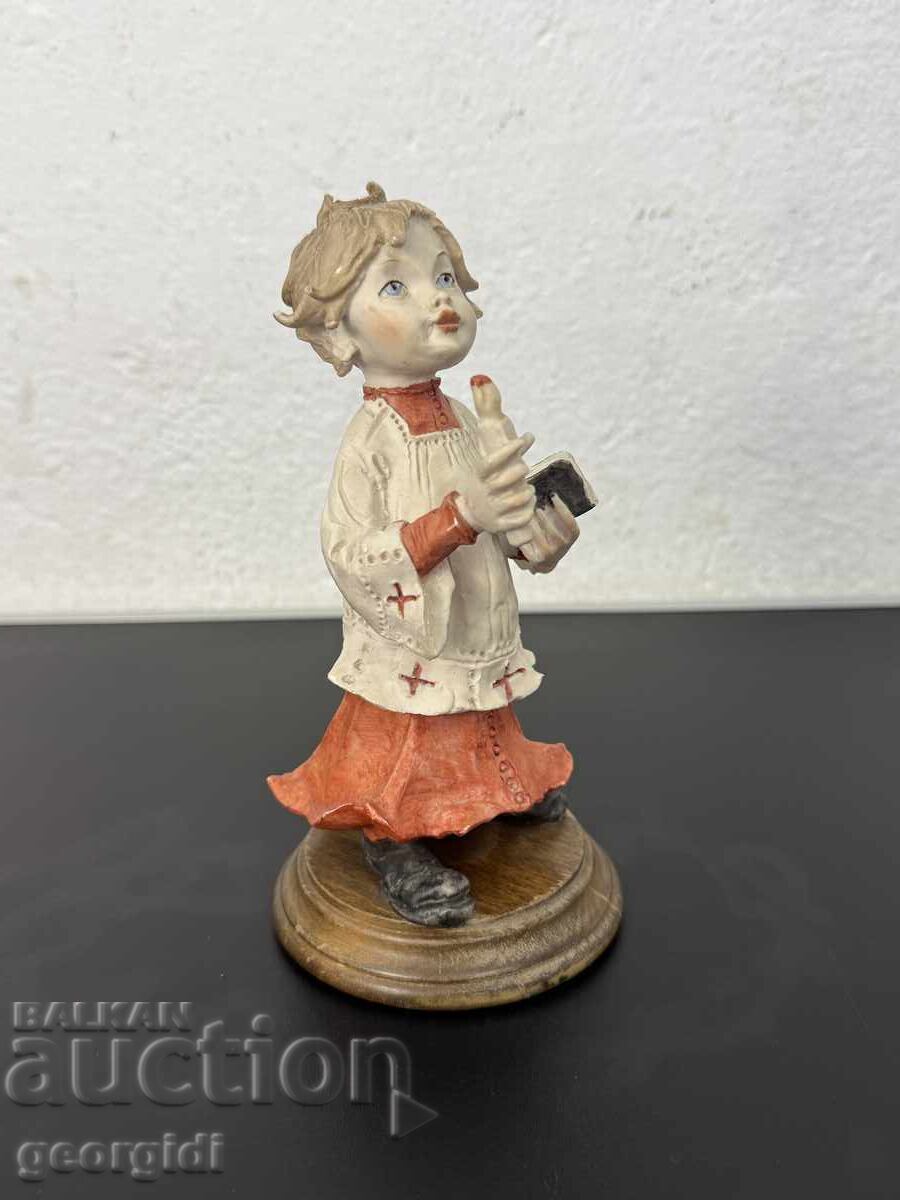Figurină din porțelan - Capodimonte. Nr. 7945 cu preț € 37.00 | 72.37 BGN