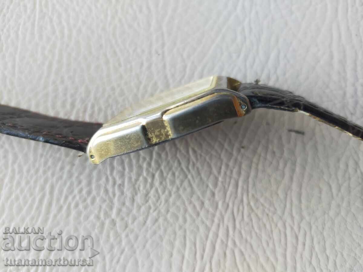 QQ ρολόι με τιμή € 15.00 | 29.34 BGN QQ ρολόι με τιμή € 15.00 | 29.34 BGN