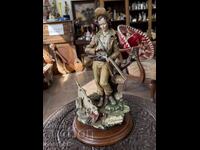 Ιταλική φιγούρα - "Ο νεαρός κυνηγός με σκύλο". Νο. 7947