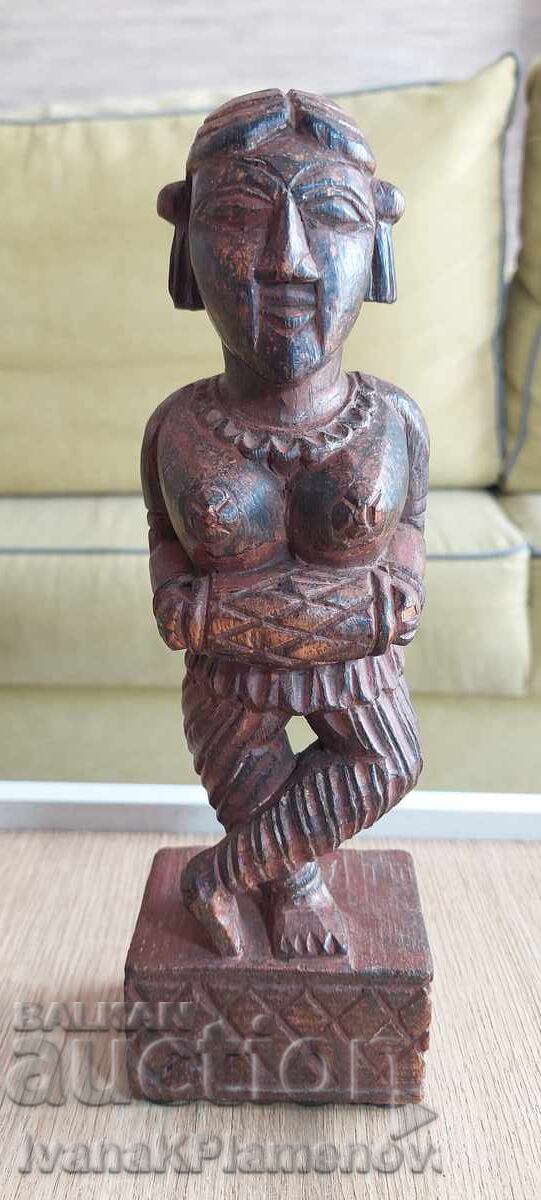 Дърворезба за ценители височина 27см