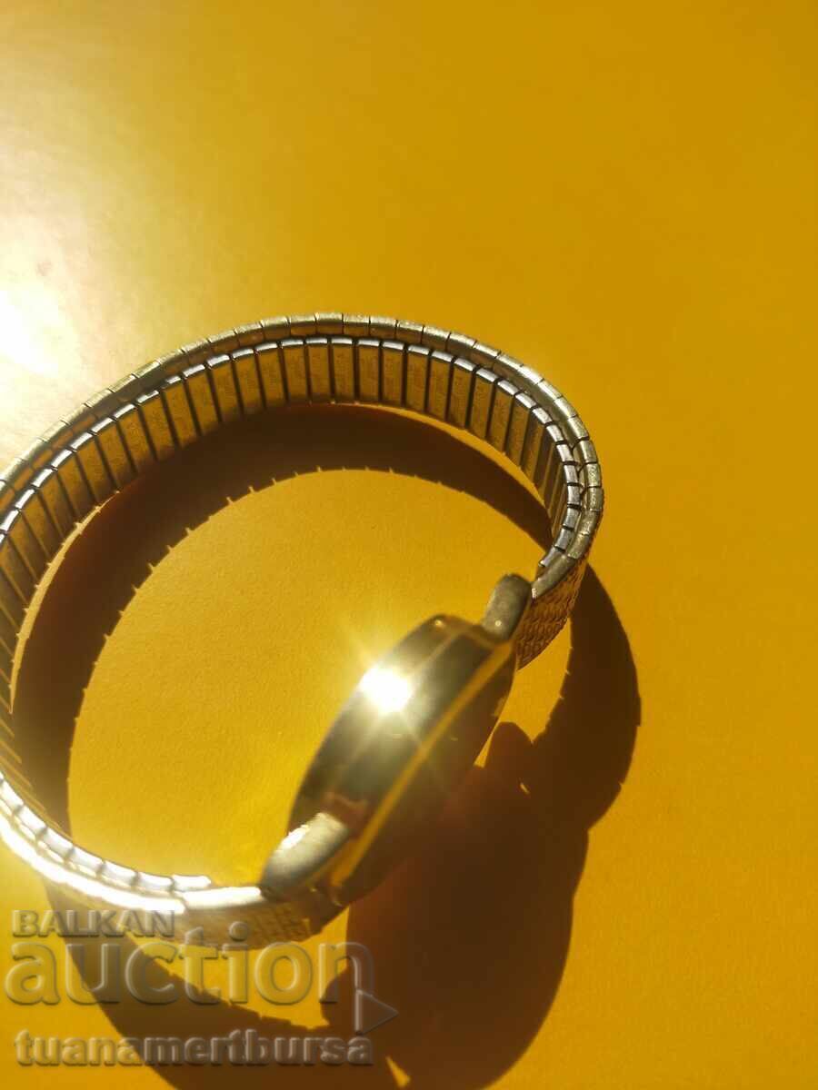 Ceas cu preț € 10.00 | 19.56 BGN