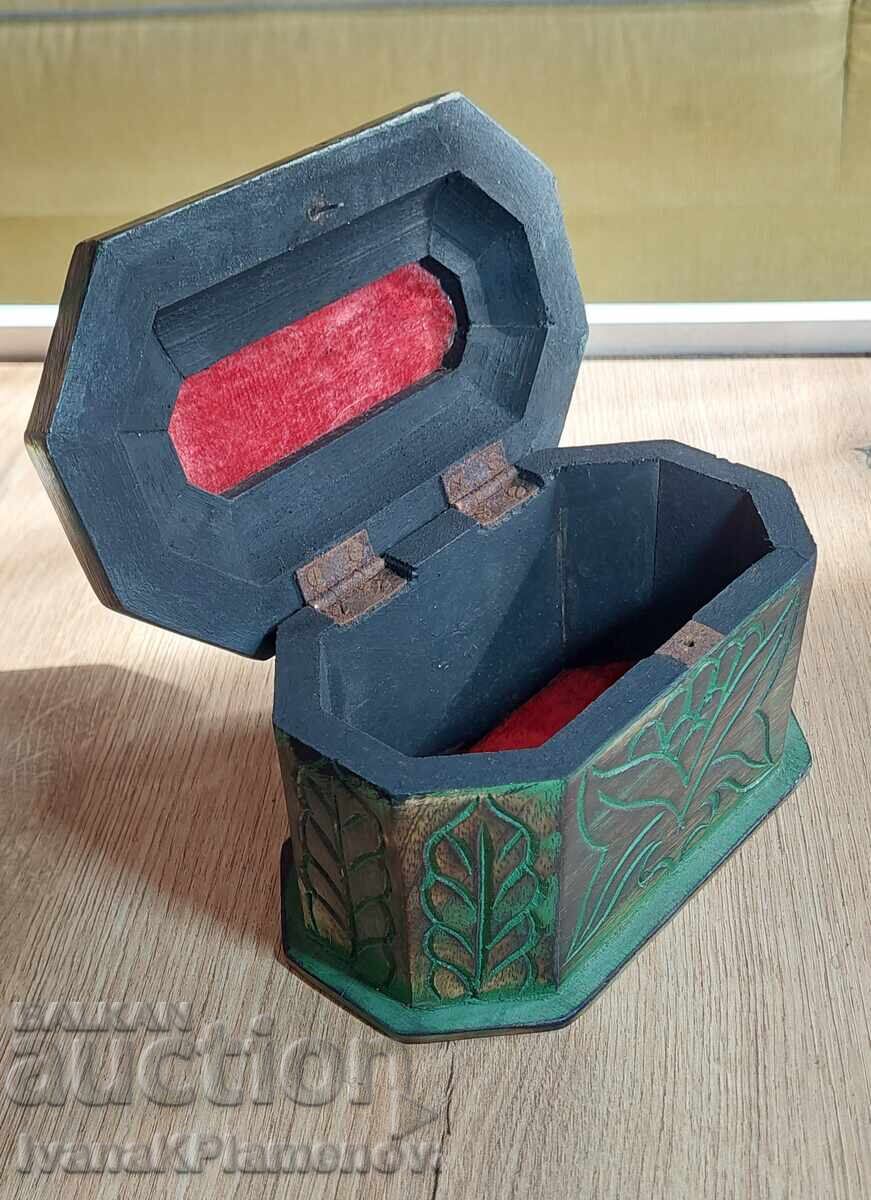 Livrarea Cutie din lemn retro pentru colecționari