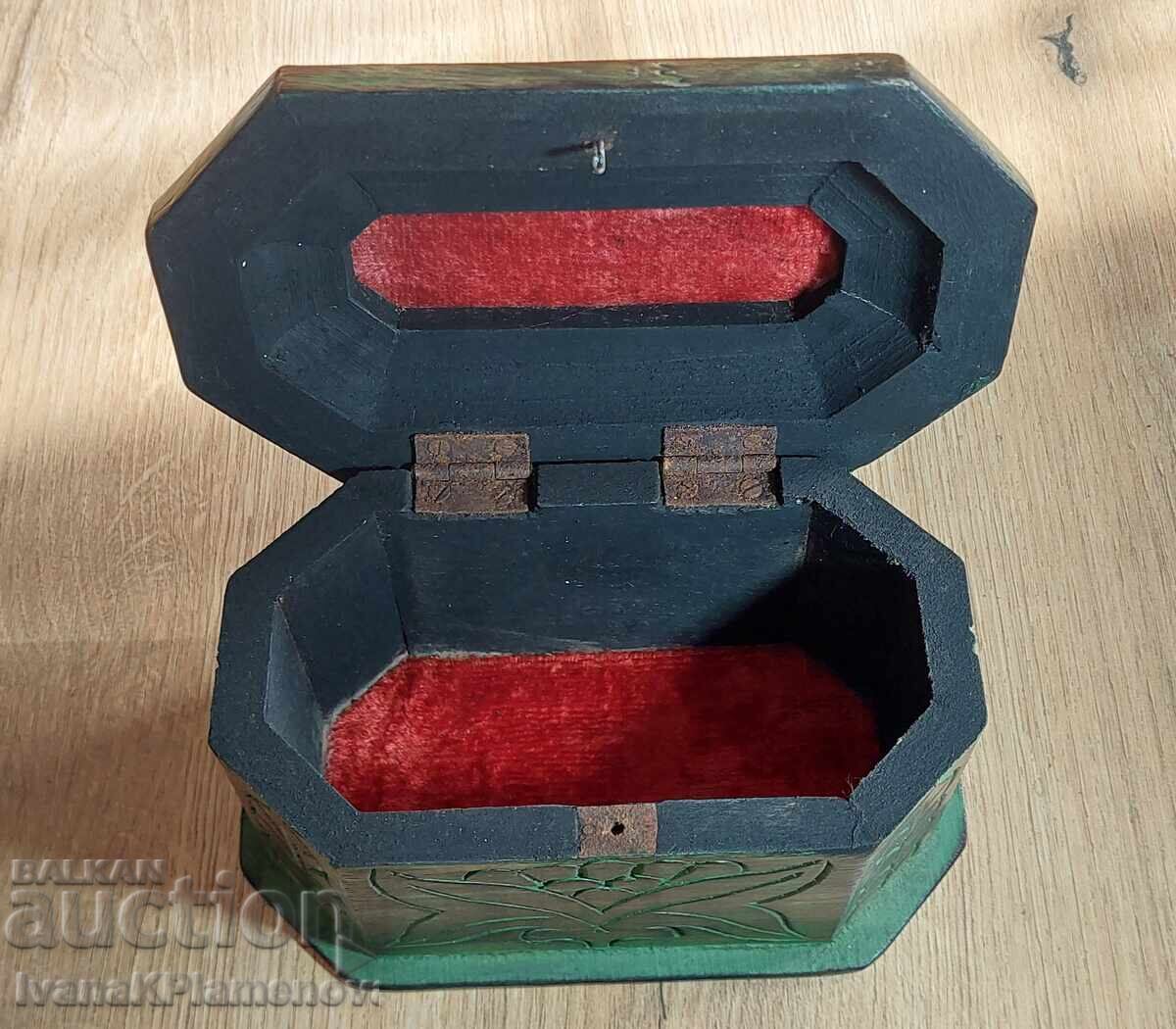 Кутия дървена ретро за ценители - 6