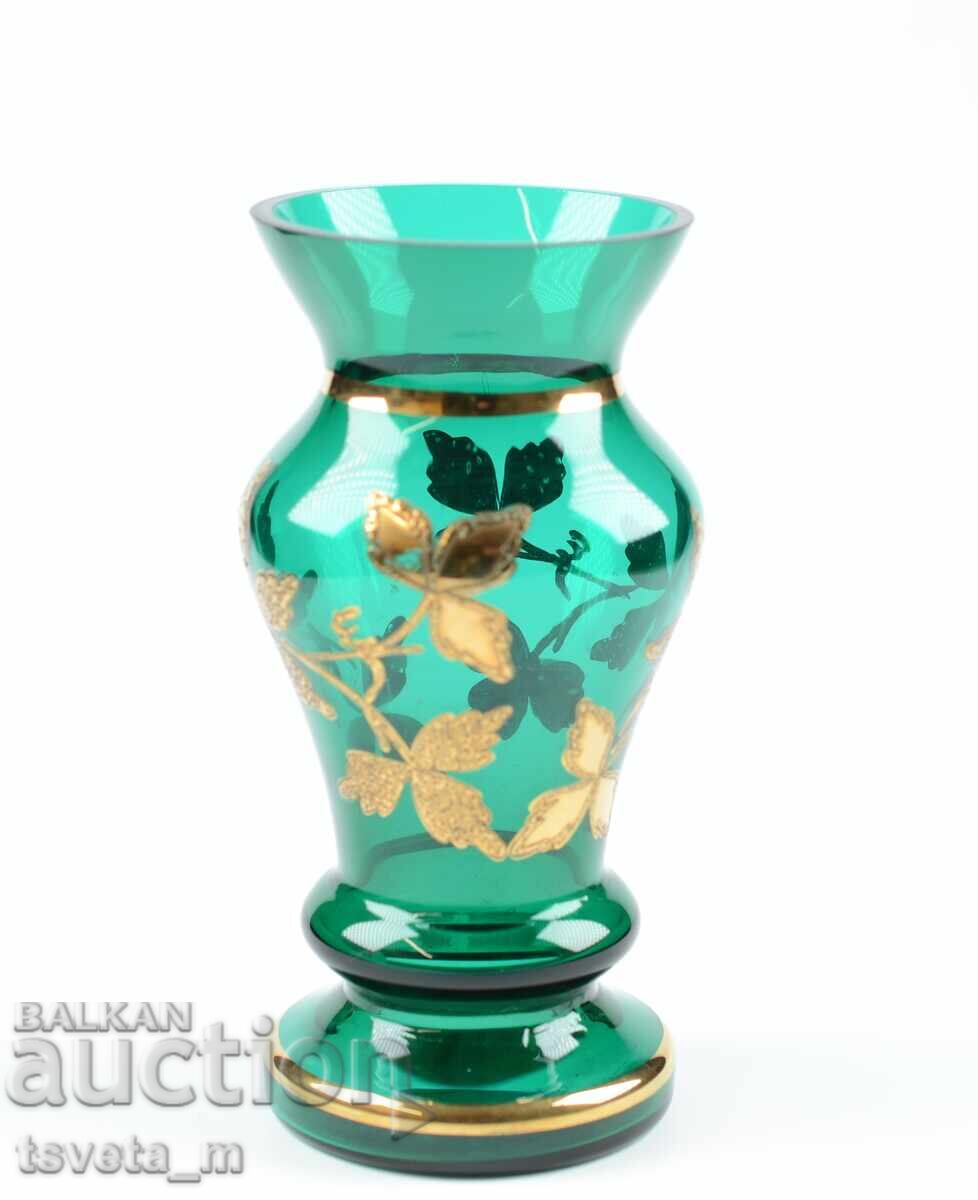 Licitație Vază din sticlă cu decor auriu în relief, sticlă de smarald Licitație Vază din sticlă cu decor auriu în relief, sticlă de smarald