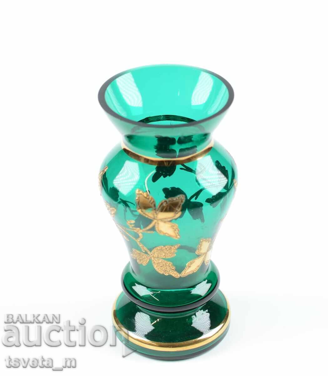 Livrarea Vază din sticlă cu decor auriu în relief, sticlă de smarald Livrarea Vază din sticlă cu decor auriu în relief, sticlă de smarald