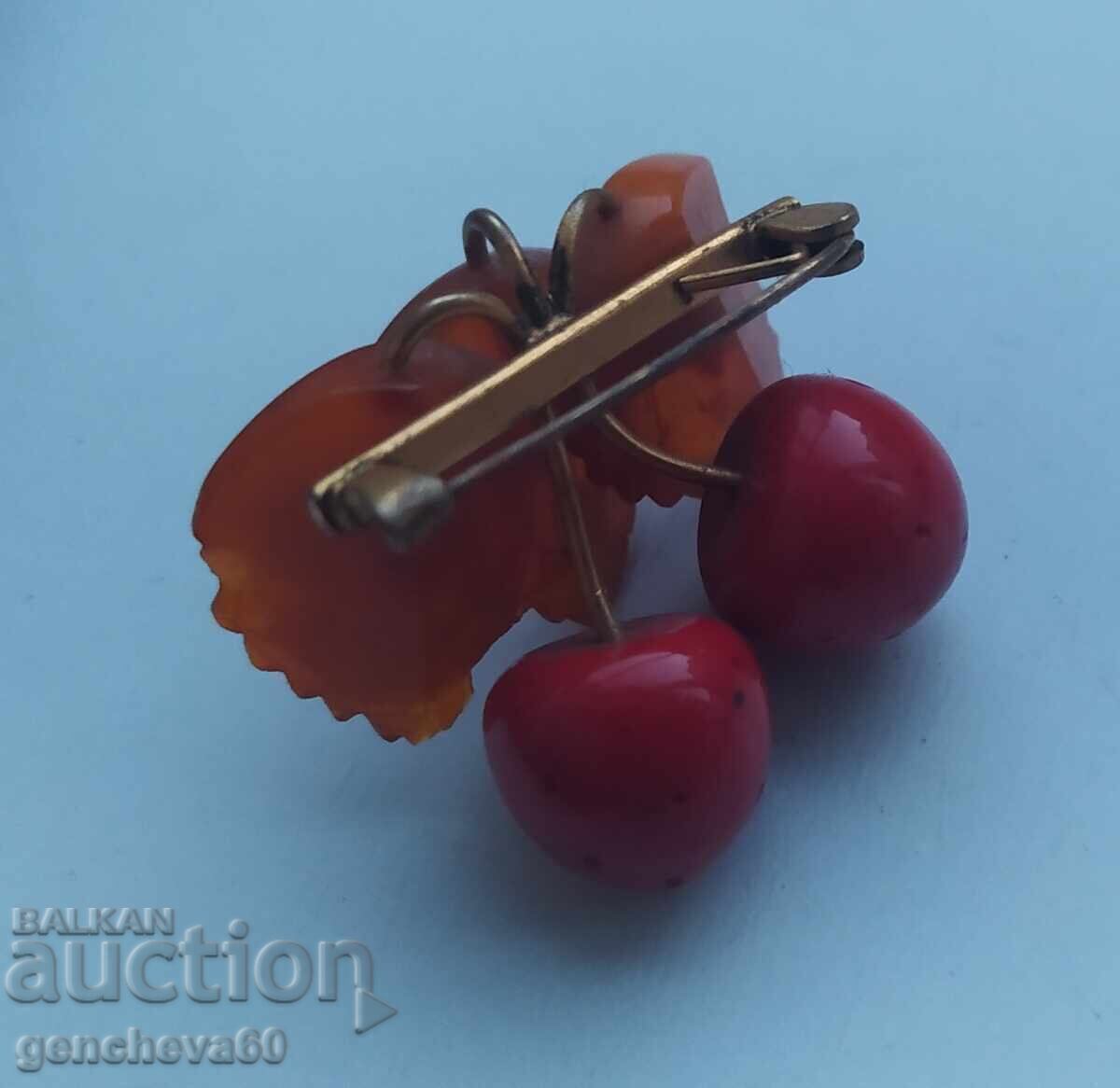 Licitație Rară broșă rusească veche, chihlimbar autentic, "Căpșuni" Licitație Rară broșă rusească veche, chihlimbar autentic, "Căpșuni"