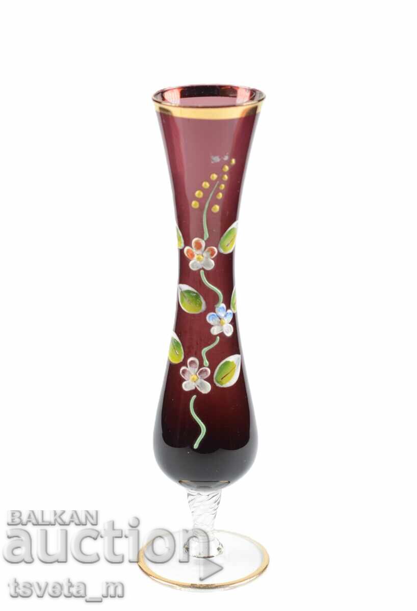 Vază de cristal Bohemia cu motive în relief și aurire