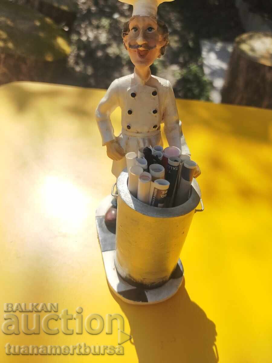 Delivery of Decorative figure - chef Delivery of Decorative figure - chef