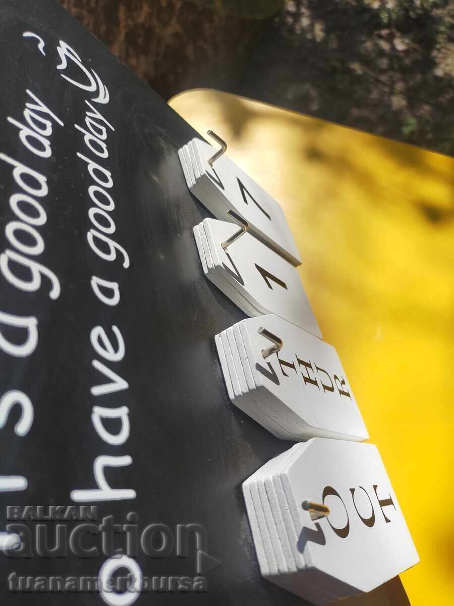 Wooden decorative calendar - 5