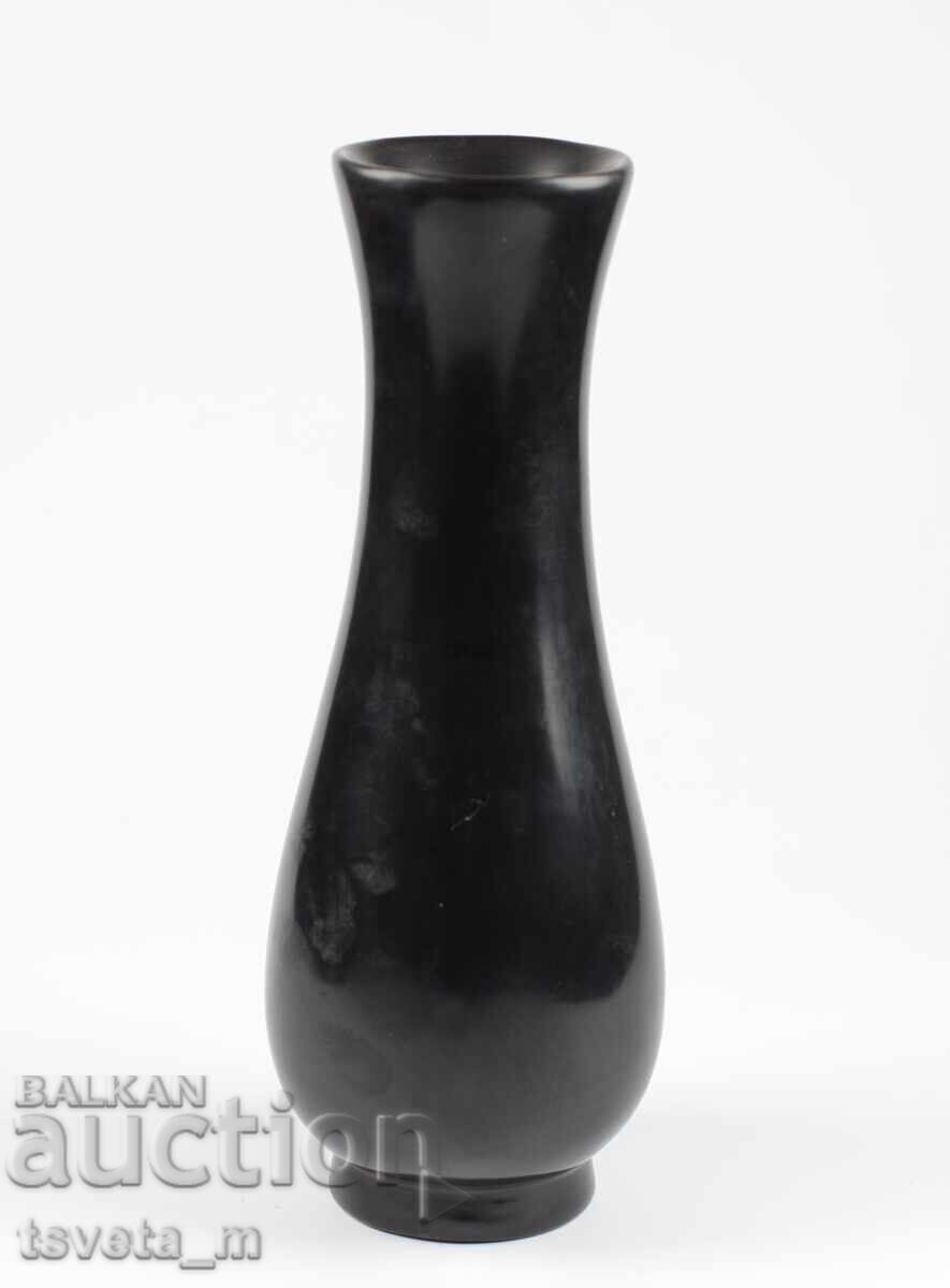 Licitație Vază orientală din lemn închis la culoare cu incrustații din sidef