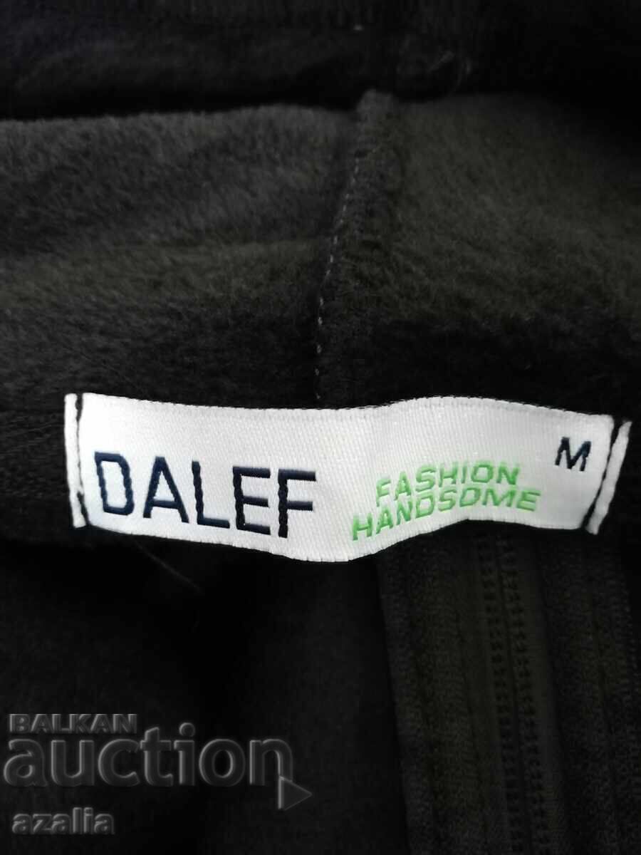 Παράδοση Νέα γυναικεία φόρμα, μαύρη, με κουκούλα, 85% βαμβάκι