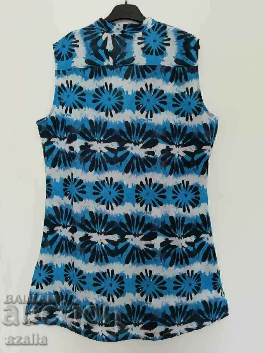 Tunica/rochie de plaja cu imprimeuri florale albastre cu preț € 10.23 | 20.01 BGN Tunica/rochie de plaja cu imprimeuri florale albastre cu preț € 10.23 | 20.01 BGN