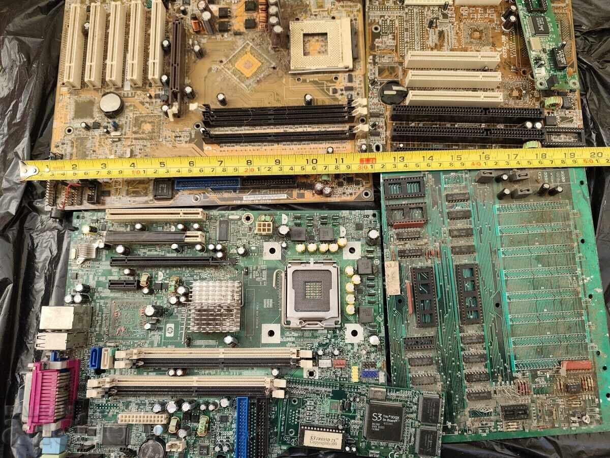 Lot 5 piese electronice - plăci de circuit - sucitor cu preț € 8.00 | 15.65 BGN