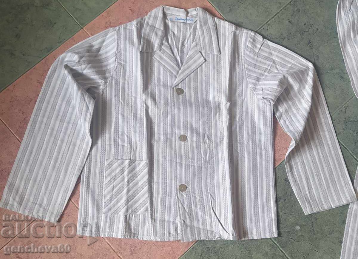 Auction Men's velvet nightgown imported from GDR Auction Men's velvet nightgown imported from GDR