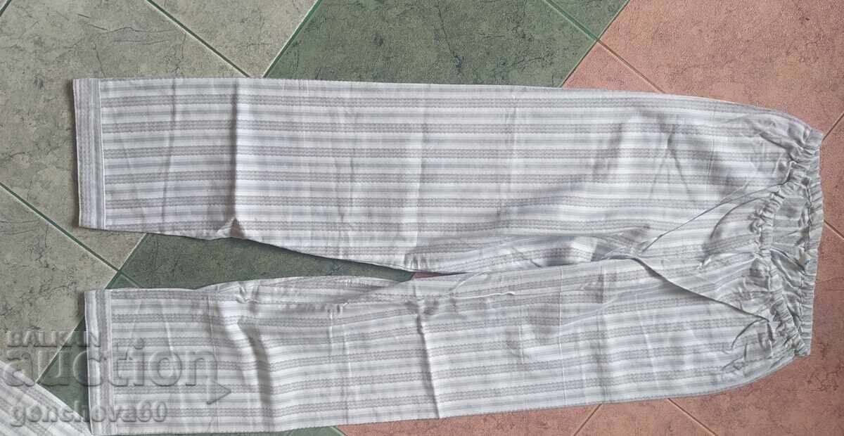 Delivery of Men's velvet nightgown imported from GDR Delivery of Men's velvet nightgown imported from GDR