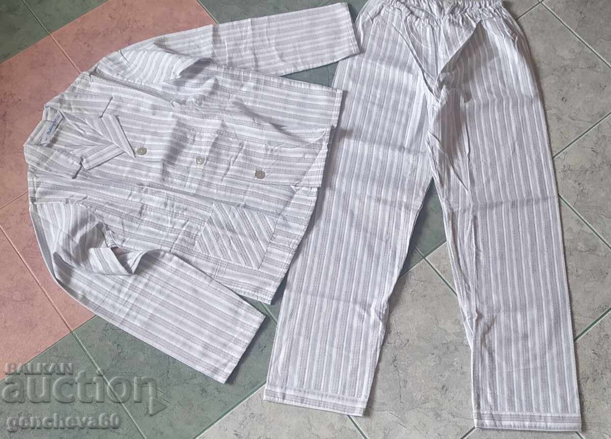 Men's velvet nightgown imported from GDR Men's velvet nightgown imported from GDR